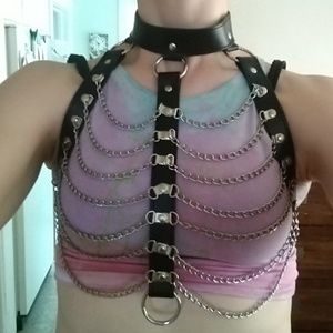 Offer please Faux leather and alloy chain harness